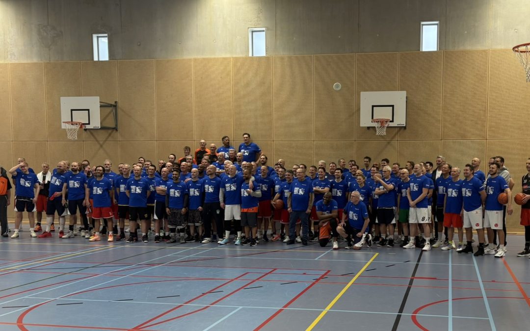 Basketballers verbonden door liefde voor de sport [met video]